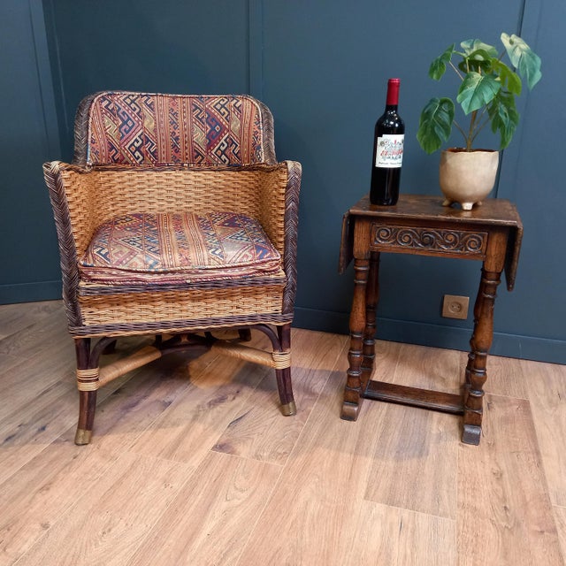 18th Century Irish Jointstool with Patina – Unique Monastery Furniture and Dropleaf Stool This beautiful 18th-century...