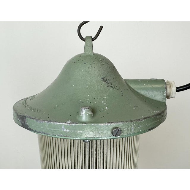 Mid-Century Modern Industrial Bunker Light in Green from Polam Gdansk, 1960s For Sale - Image 3 of 16
