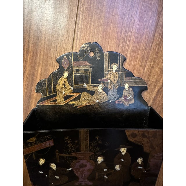 19th Century English Papier Mache Wall Pocket With Chinoiserie Detailing For Sale In Los Angeles - Image 6 of 11