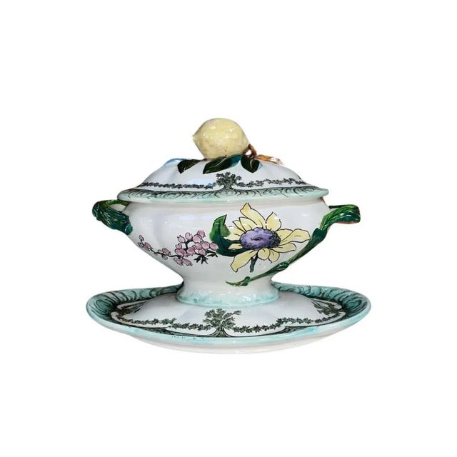 French Faience Sunflower Tureen Creil Et Montereau, Circa 1890 For Sale - Image 4 of 10