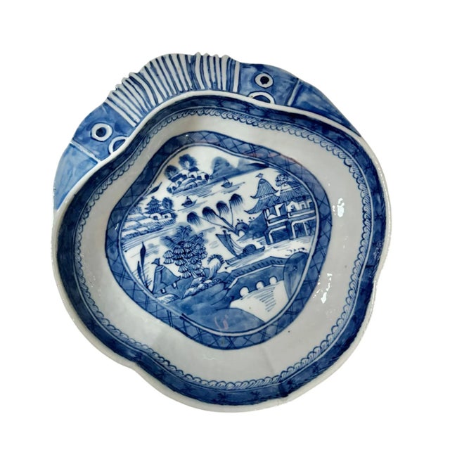 Chinese Chinese Export Blue and White Shrimp Bowl For Sale - Image 3 of 6