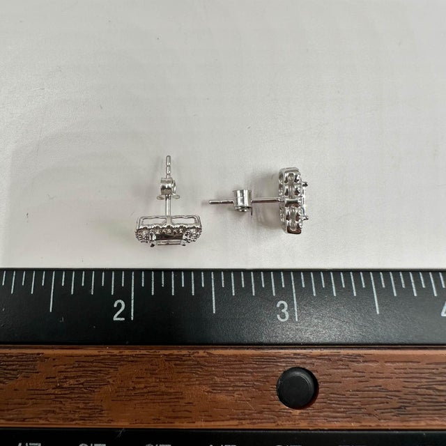 Early 21st Century Diamond Stud Earrings in 14kt White Gold - 1ctw Gh Si Princess & Round Diamonds, A Pair For Sale - Image 5 of 5