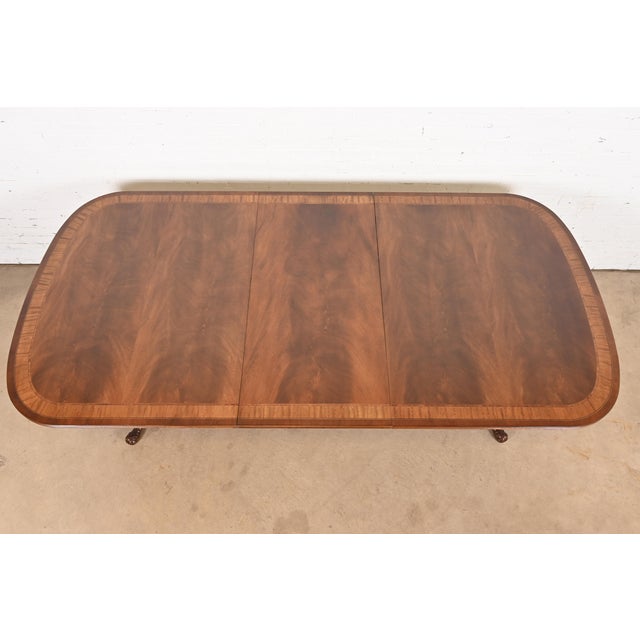 1980s Drexel Heritage Georgian Banded Flame Mahogany Double Pedestal Extension Dining Table, Newly Refinished For Sale - Image 5 of 12