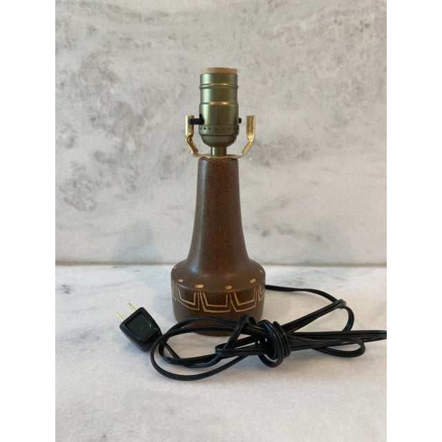 Vintage Scandinavian Speckled Glaze Ceramic Small Table Lamp For Sale In Austin - Image 6 of 8