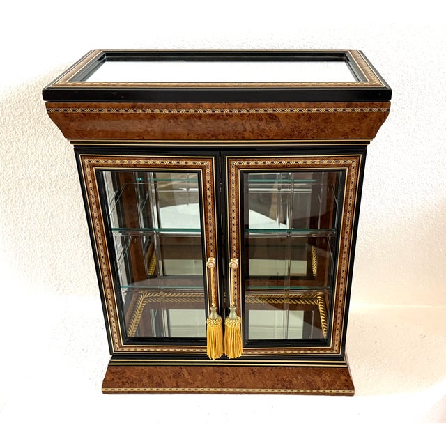 A Vintage Style Double Glass Mirrored Burl Curio Inlaid Marquetry Made in Italy For Sale - Image 4 of 11