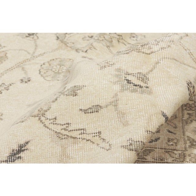 Vintage Turkish Sivas Rug, 09'11 X 13'02 For Sale In Dallas - Image 6 of 10