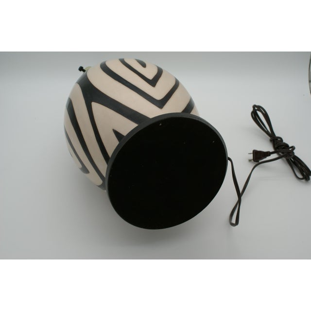 Late 20th Century Black & Ivory Geometric Chulucanas Pottery Desk Lamp For Sale In Wichita - Image 6 of 8