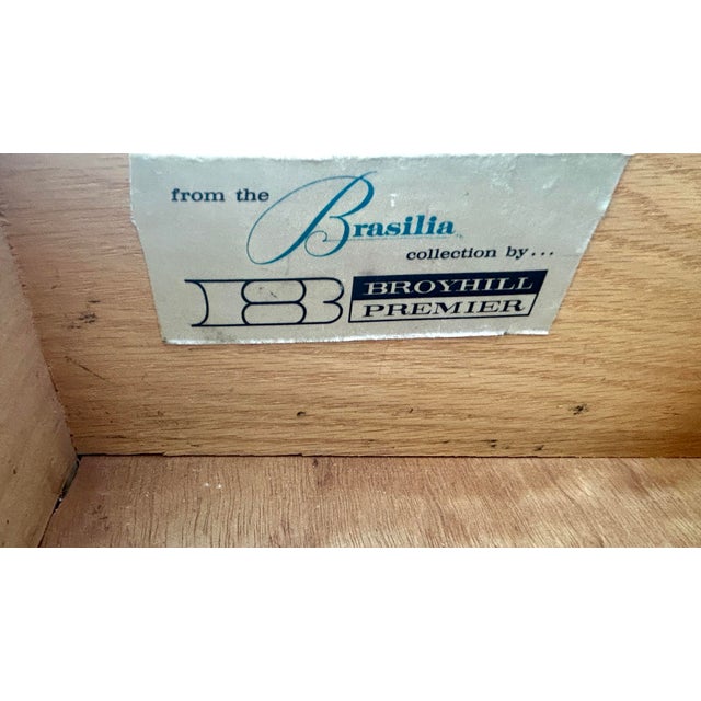Vintage Mid-Century Modern Walnut Broyhill Brasilia Hutch Credenza Sideboard For Sale - Image 10 of 12