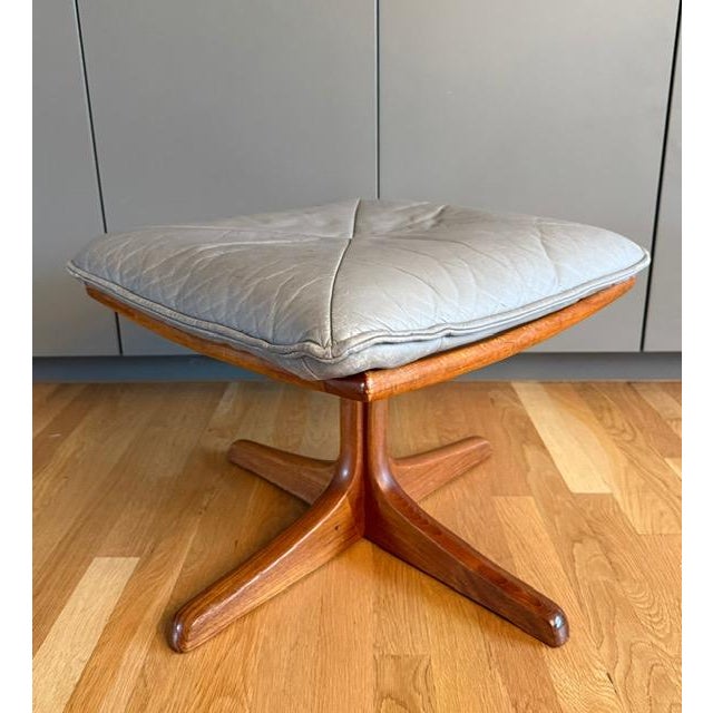 Mid-Century Modern Mid Century Scandinavian Modern Foot Stool in the Style of Lied Mobler For Sale - Image 3 of 18
