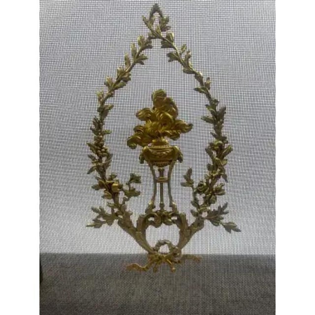 Vintage French Provincial Louis XVI Style Brass Trifold Mesh Screen Fireplace For Sale - Image 10 of 13