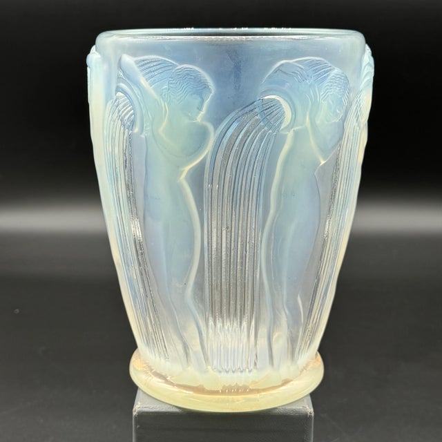Danaïdes Vase in Opalescent Glass by R. Lalique, 1926 For Sale - Image 9 of 13