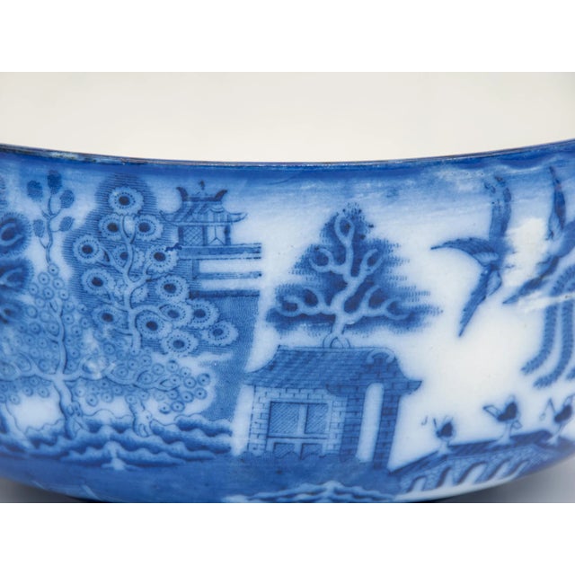 Early 20th Century Willow Flow Blue Bowl For Sale In New York - Image 6 of 10