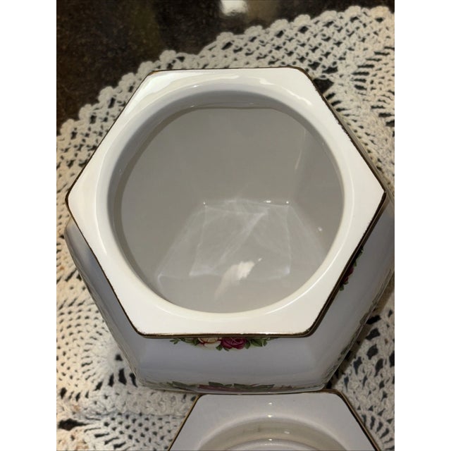 1990s Vinatge Royal Albert Old Country Roses 8 1/2" Biscuit Jar For Sale - Image 5 of 5