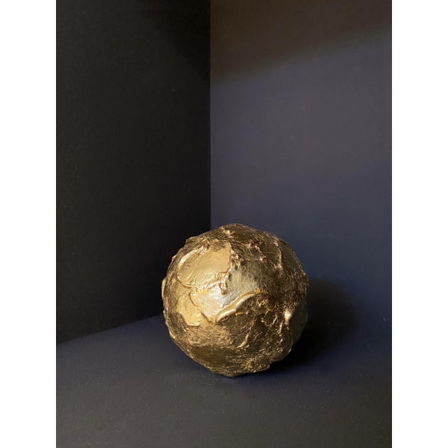 Chinoiserie Chinese Papier-Mâché Golden Sphere For Sale - Image 3 of 5