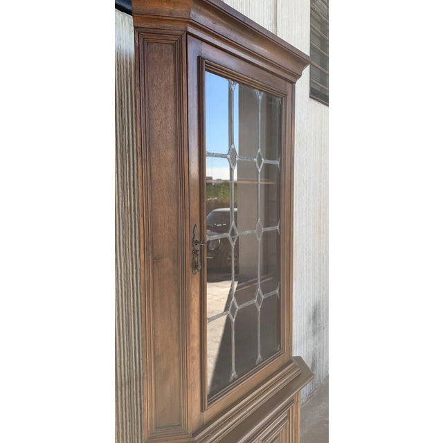 20th Century Spanish Colonial Corner Vitrine With Lead Solders in Glass For Sale In Miami - Image 6 of 12