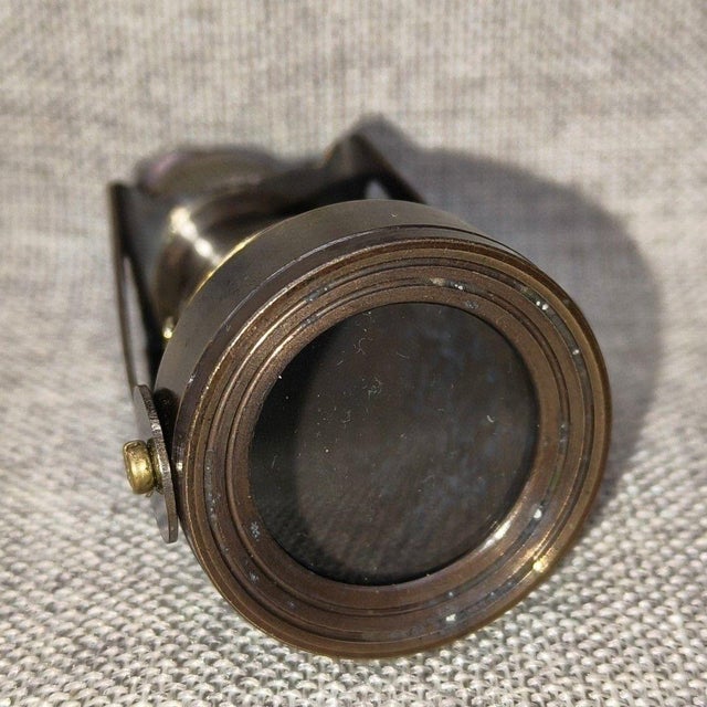 Early 20th Century Brass Spyglass With Wooden Case – 4.1" Victorian Marine Telescope For Sale In Los Angeles - Image 6 of 9