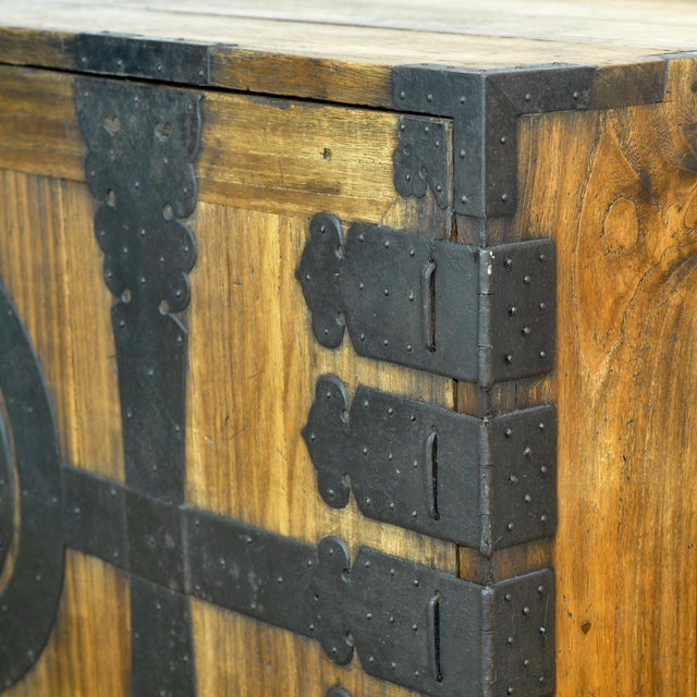 Japanese Choba Tansu Chest with Hand-Forged Iron Fittings, 1880 For Sale - Image 12 of 16