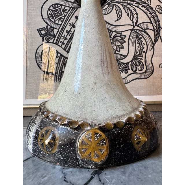 White Alfaraz Pottery, Spanish Female Sculpture, Mid-Century For Sale - Image 8 of 12