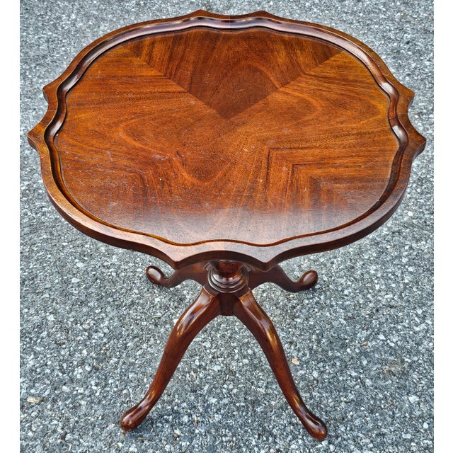 Traditional George III Mahogany Bookmatched Pedestal Quadfeet Tea Table For Sale - Image 3 of 5