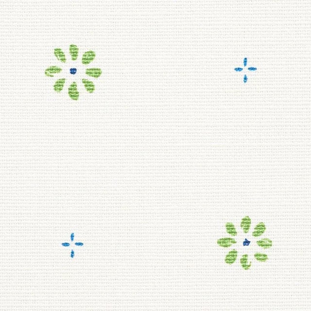 Sample - Schumacher Suna Floral Fabric in Green For Sale
