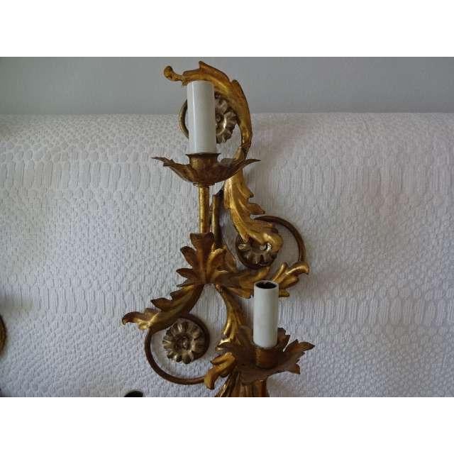 Metal Mid-20th Century Pair of Gilt Bronze Hollywood Regency Wall Sconces. For Sale - Image 7 of 10