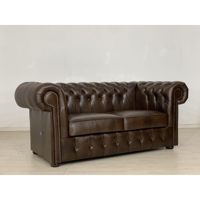 English Chesterfield Sofa in Leather For Sale - Image 4 of 8