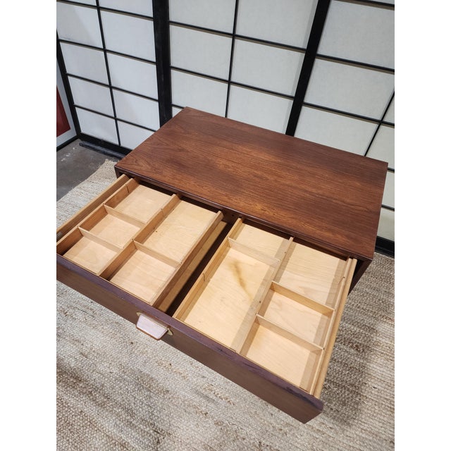 Mid-Century Modern 3-Drawer Chest by Jens Risom For Sale In Philadelphia - Image 6 of 9