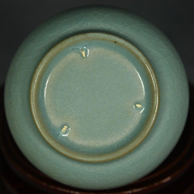 Art Deco Celadon-Green Glazed Porcelain Lidded Jar With Crackle Glaze & Teardrop Finial For Sale - Image 3 of 7