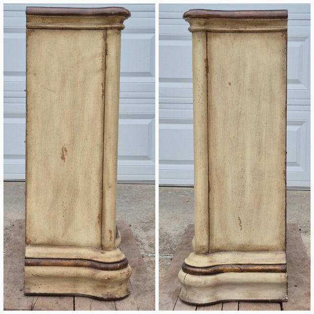 1990s Late 20th Century Hooker Seven Seas Attributed French Country Small Cabinet Petite Sideboard Server Console Paint Decorated For Sale - Image 5 of 8
