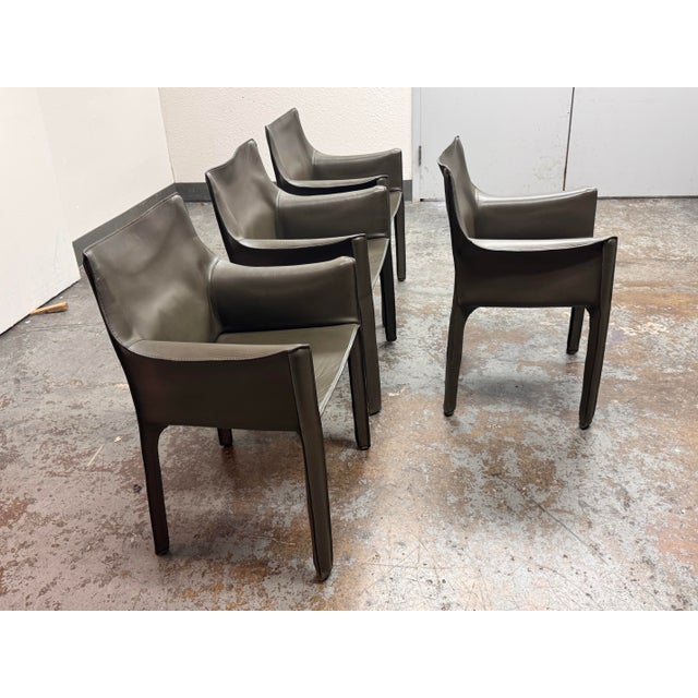 Cassina Mario Bellini for Cassina Cab 413 Leather Arm Chairs, Set of Four For Sale - Image 4 of 12