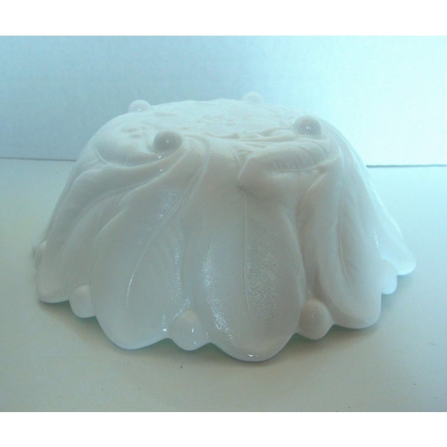 Indiana Glass Company Mid-Century Scalloped Edge White Milk Glass Footed Bowl by Indiana Glass For Sale - Image 4 of 5