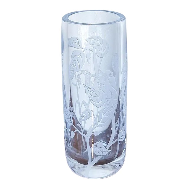 Vintage Etched Cameo-Style Crystal Vase Depicting Tree Frogs by Stuart Abelman For Sale