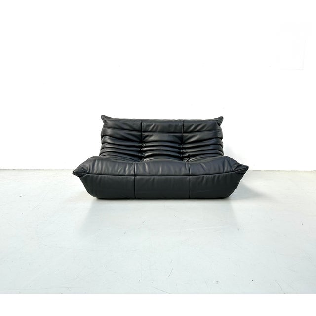 French Togo 2-Seater Sofa in Black Leather attributed to Michel Ducaroy for Ligne Roset, 1970s For Sale - Image 12 of 12