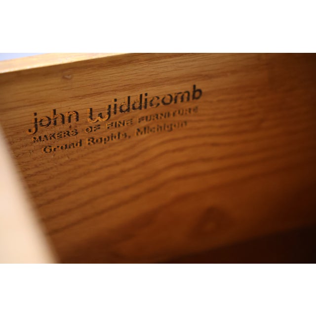 1960s John Widdicomb Vintage Mid Century Modern Lowboy Dresser C. 1960s For Sale - Image 5 of 10