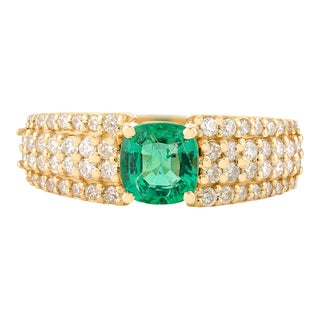 Cushion Cut Green Emerald With Sparkling Diamonds Wedding Ring Size 6 For Sale