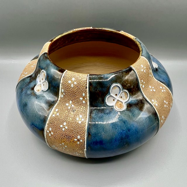English Arts & Crafts Stoneware Jardiniere Planter from Royal Doulton Lambeth, 1890s For Sale - Image 3 of 11