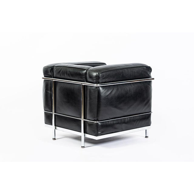 Metal Authentic Cassina Lc2 Black Leather Petit Lounge Chair by Le Corbusier, 4x Avail For Sale - Image 7 of 15