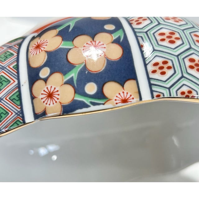 Vintage Imari Rice Bowls – Japanese Floral Vase Panel Design, Scalloped Rim - Set of 6 For Sale - Image 14 of 15
