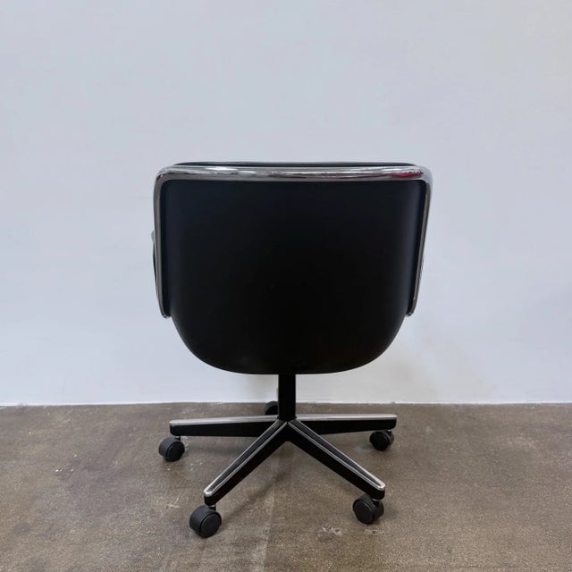 1990s Pollock Executive Armchair Five Star Base on Castors For Sale In Los Angeles - Image 6 of 11