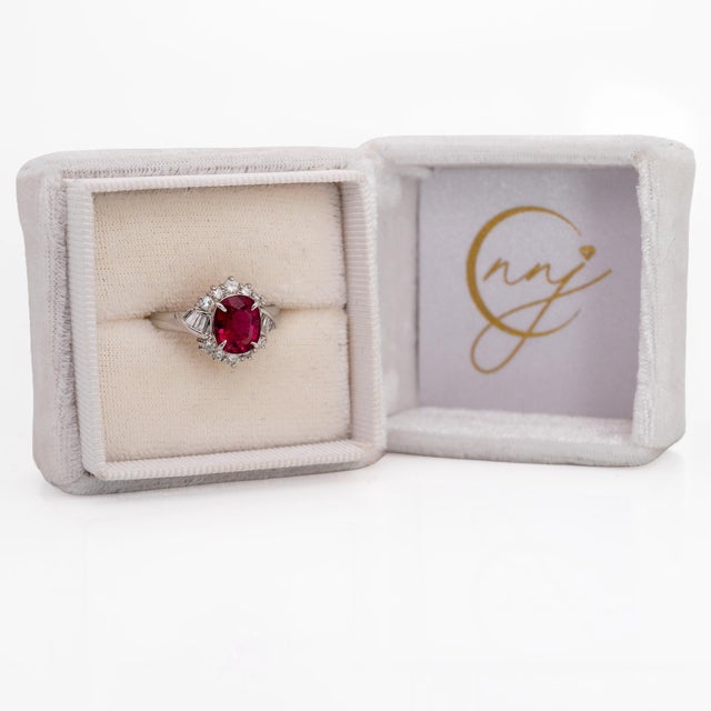 Modern 1.5ct Rubellite Garnet Ring With Natural Diamond Accent: Solid 14k Gold, , Size 6.75 For Sale - Image 3 of 10