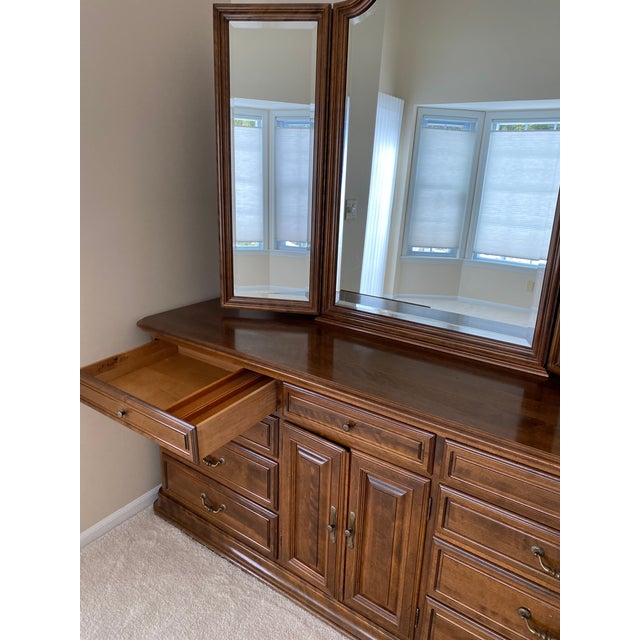 French Provincial 1970s Ethan Allen French Provincial Maple 12-Drawer Bedroom Dresser and Mirror For Sale - Image 3 of 4