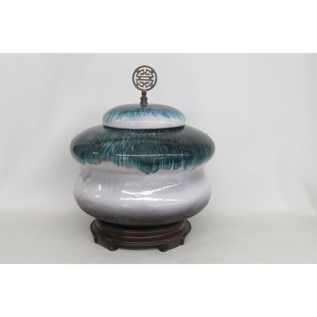 Tony Evans Raku Pottery Lidded Jar Drip Glaze Finish With Wood Display 4840b For Sale - Image 16 of 18