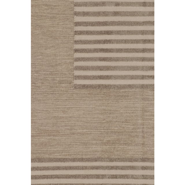 Rug & Kilim’s Contemporary India Dhurrie Rug in Taupe and Cream Geometric For Sale In New York - Image 6 of 9