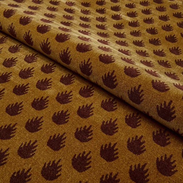 SAMPLE - Schumacher Coronation Velvet Fabric In Bronze For Sale