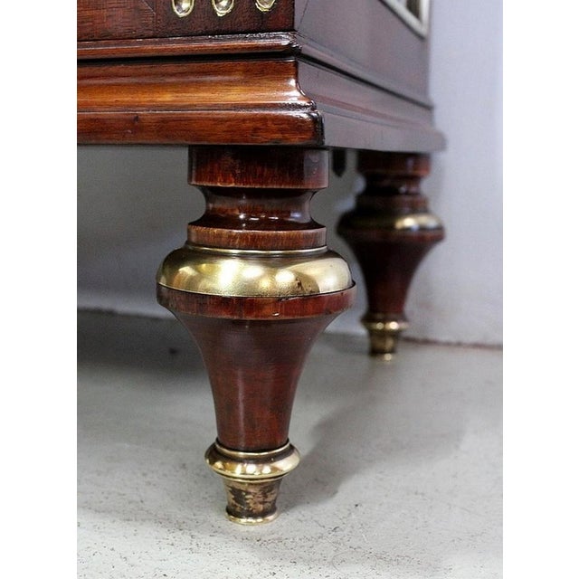 Small 19th Century Louis XVI Showcase in Plated Mahogany For Sale - Image 11 of 18
