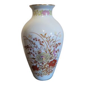 Mid 20th Century Porcelain Imari Vase With Floral Designs
