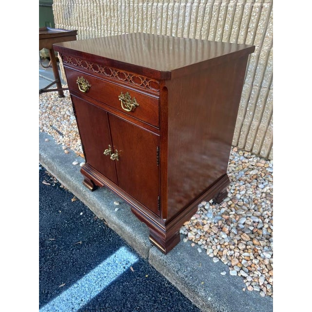 Hickory Chair James River Collection Chippendale Carved Mahogany One Drawer Enclosed Nightstand For Sale - Image 4 of 12