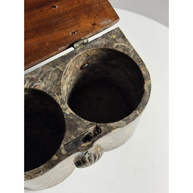 Stone Viscera Box in Marble, 18th Century For Sale - Image 7 of 18