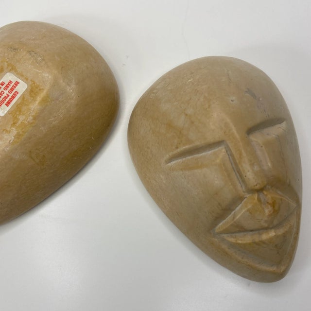 1980s Vintage Kenyan Soapstone Face Box – Carved Lidded Trinket Box by Besmo For Sale - Image 5 of 10