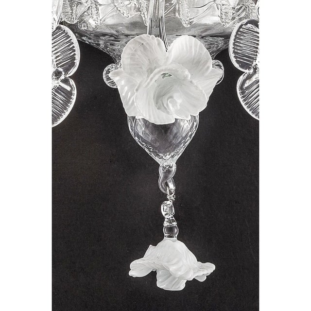 Traditional Venetian White and Transparent Floral Murano Glass Wall Sconce For Sale - Image 3 of 6